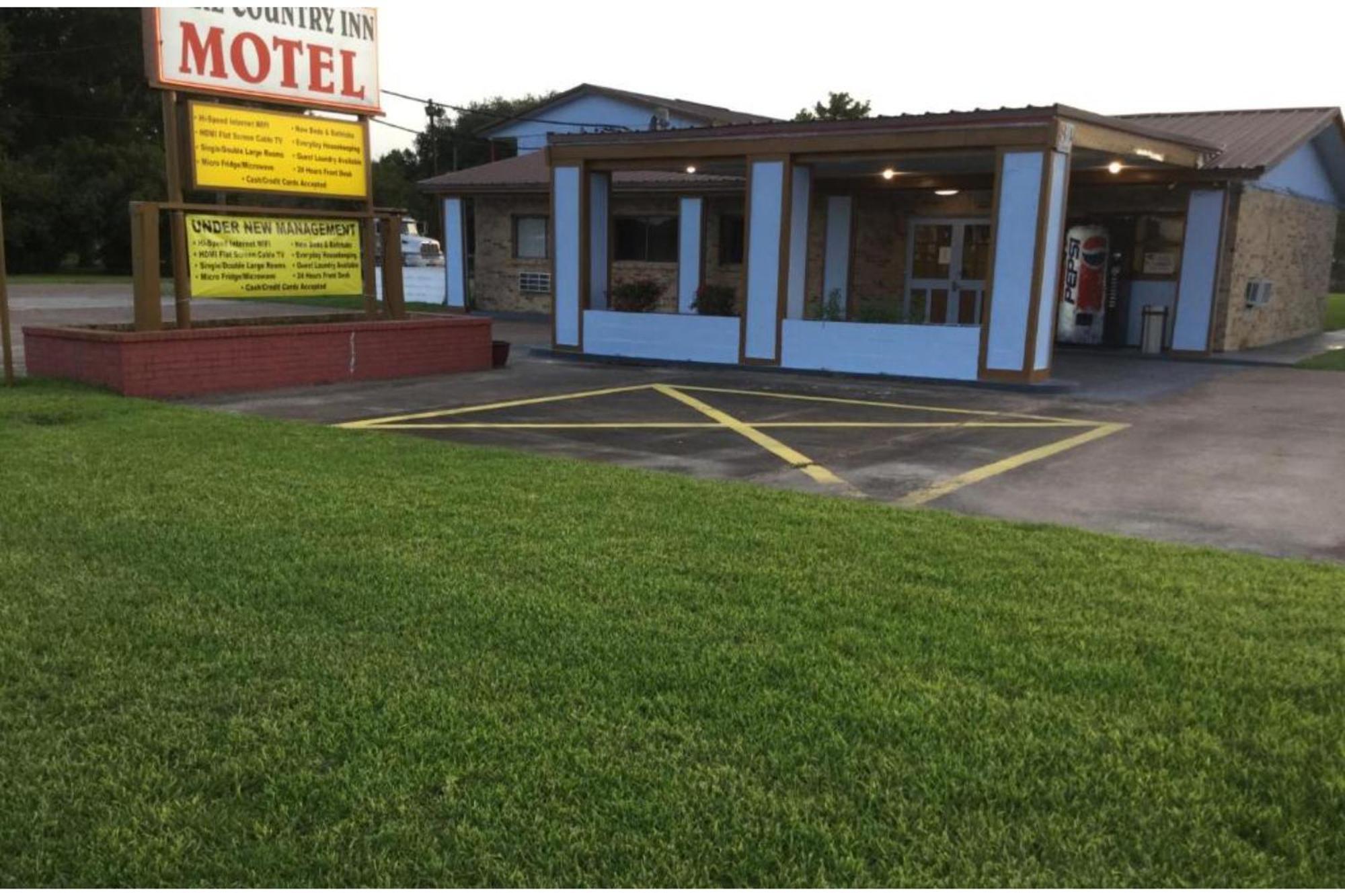 Lake Country Inn Riverside Exterior photo